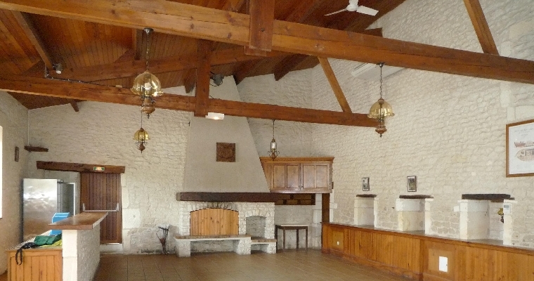 L'intérieur de la petite salle de la grave